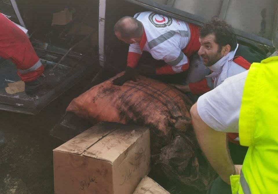 تصاویر اتوبوسی که در گیلان واژگون شد